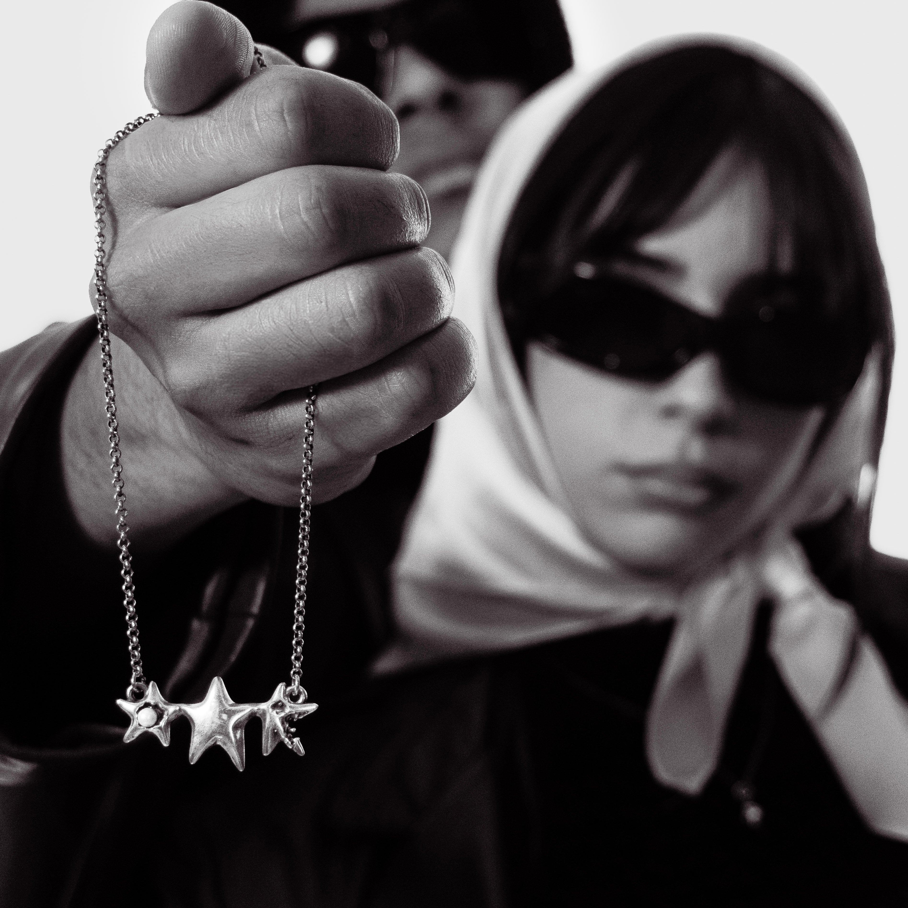 001. LOS OTROS